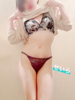 U-NOTE。(沖縄市) せいら (Seira)