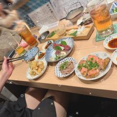 海鮮とお酒と...?
