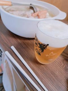満足した。