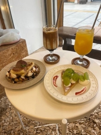 TheGrandPhoenix 大分市デリヘル みき※完全業界未経験 写メ日記「カフェ」