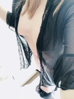 鶴富屋敷　礼子(人妻バイト)