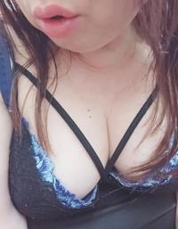 ママといっしょに ともみ 皆さま、お〇んこパックリパンティーに大興奮