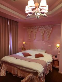 深夜は何してるかな？