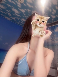 水色のお初水着公開