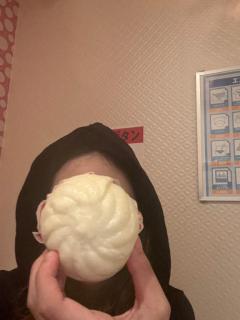 肉まんとにこまん