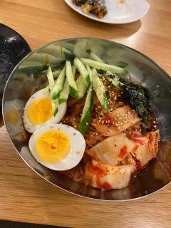 明日はパキッと出勤します