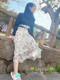 。。。ベッドまで我慢できないくらいに