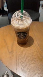 スタバで！