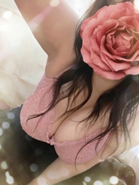 ∠(　- )／