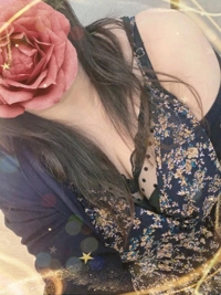 ∠(　- )／