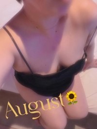 8月