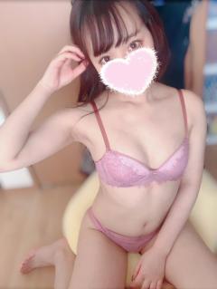 純・無垢 +彼女感+　りりか