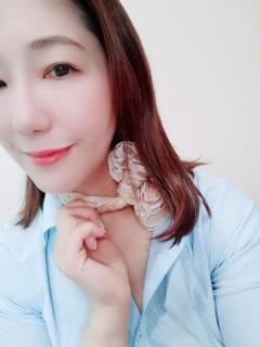 熟成熟母の官能花びらめくり　なつみ