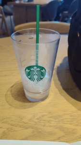 スタバにきました(*^^*)