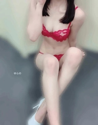 素直な笑顔、裏は官能