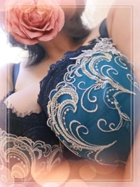 シュキーン∠(　- )／